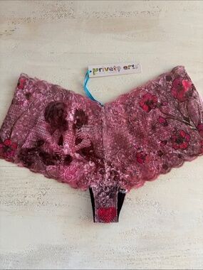 Private Arts the lovers low rise lace cheeksters